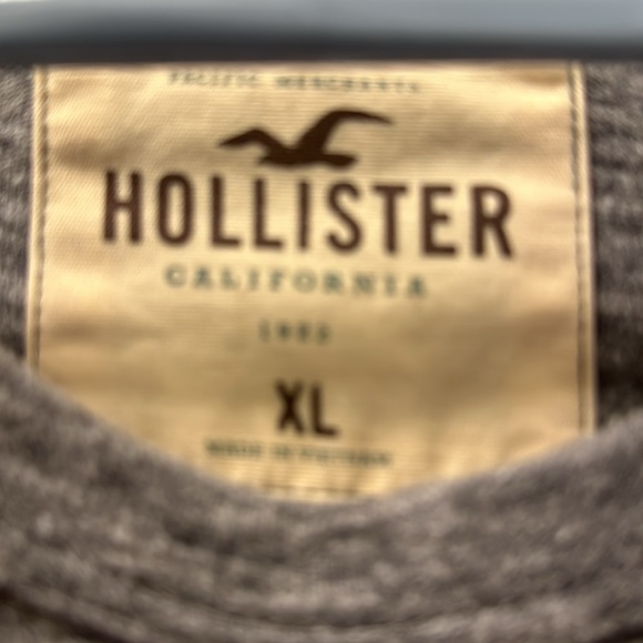 Hollister Tee - Picture 2 of 2